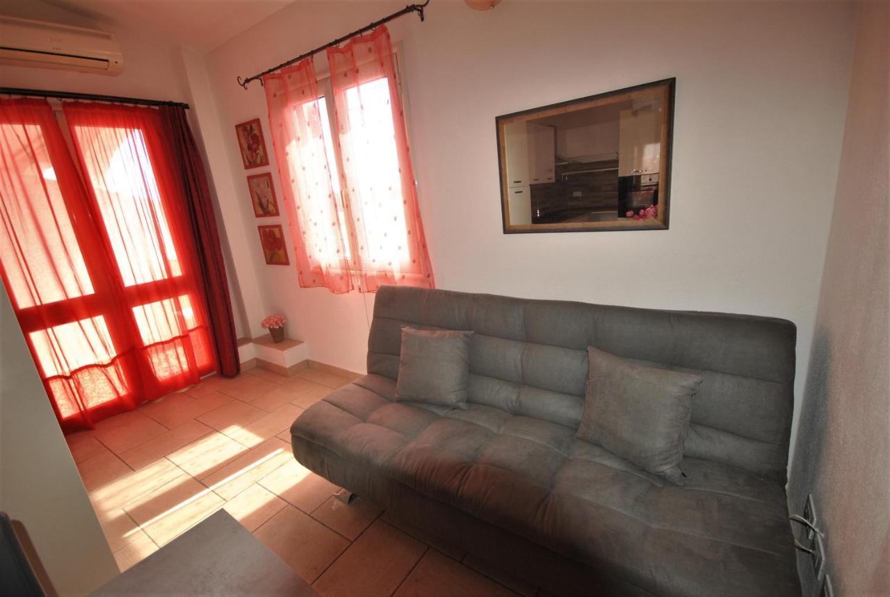 Holiday Residence Rifugio Орозеи Екстериор снимка