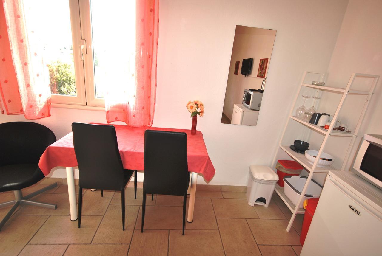 Holiday Residence Rifugio Орозеи Екстериор снимка