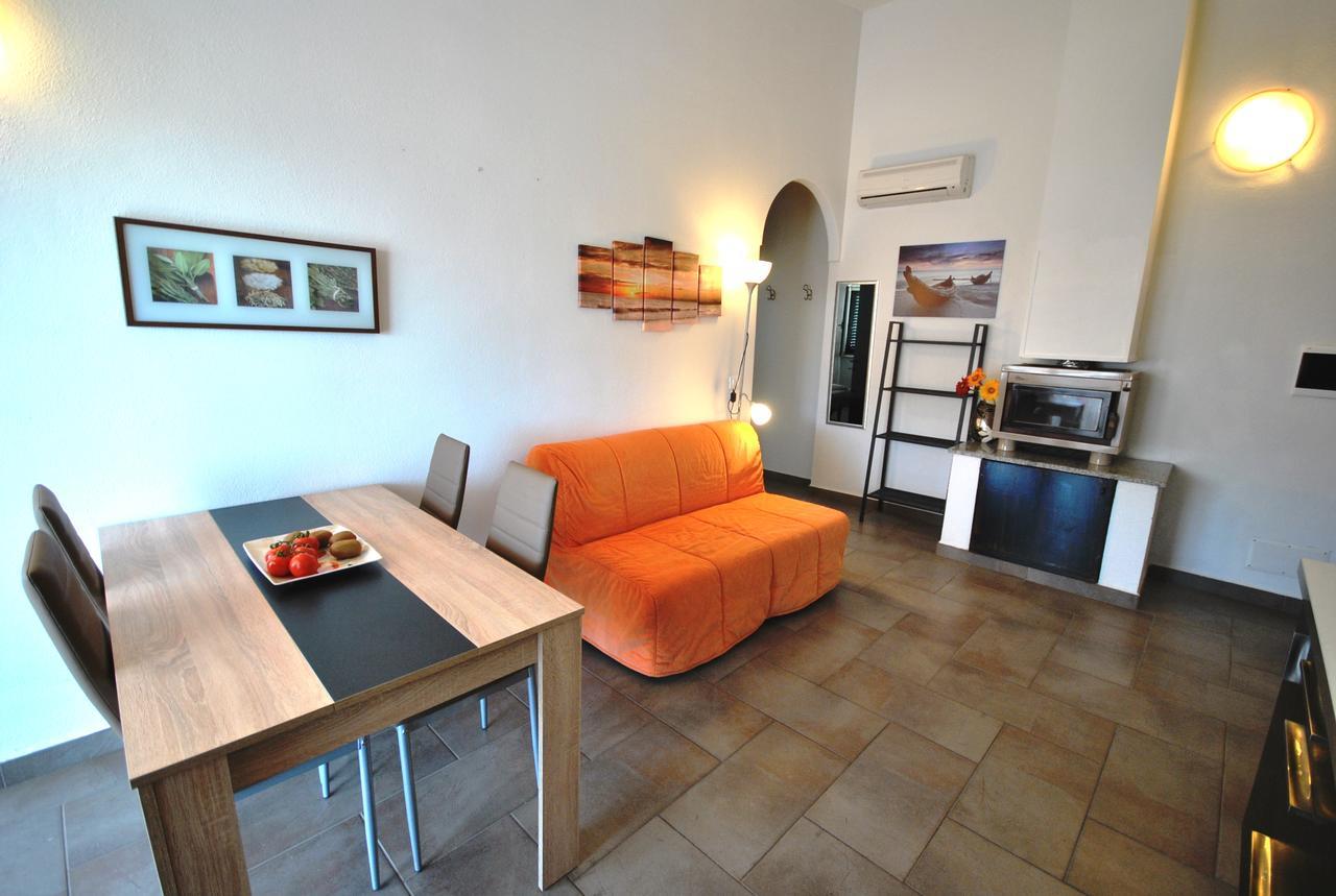 Holiday Residence Rifugio Орозеи Екстериор снимка